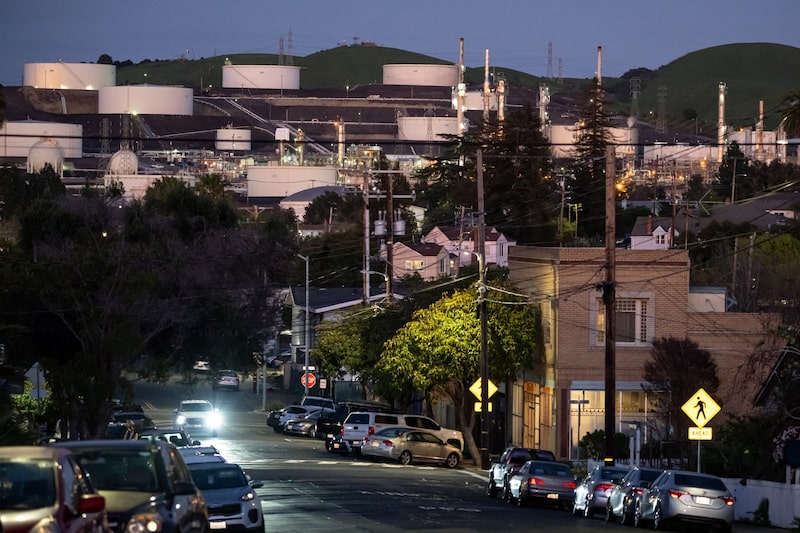 Contenedores de almacenamiento de combustible en el complejo de energía renovable Phillips 66 Rodeo, en Rodeo, California (EE. UU.), el 1 de marzo. Fotógrafo: David Paul Morris/Bloomberg. Contenedores de almacenamiento de combustible en el complejo de energía renovable Phillips 66 Rodeo, en Rodeo, California (EE. UU.), el 1 de marzo. Fotógrafo: David Paul Morris/Bloomberg.