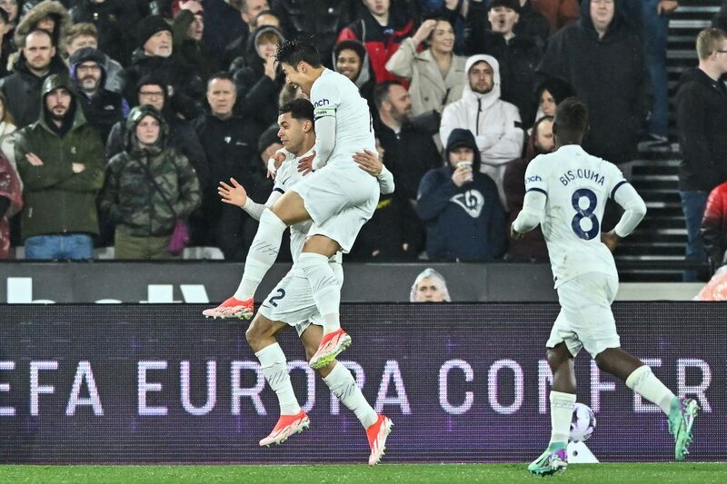 Os gastos com jogadores ultrapassam US$ 5 bilhões nesta temporada no hemisfério Norte Os gastos com jogadores ultrapassam US$ 5 bilhões nesta temporada no hemisfério Norte