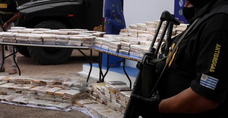 Un cargamento de drogas incautado en Uruguay por parte de la brigada antidrogas. Fotografía: Ministerio del Interior. Un cargamento de drogas incautado en Uruguay por parte de la brigada antidrogas. Fotografía: Ministerio del Interior.