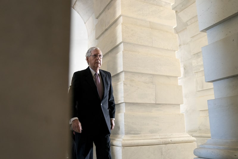 Líder republicano no Senado, Mitch McConnell, propõe acordo para elevar teto da dívida Líder republicano no Senado, Mitch McConnell, propõe acordo para elevar teto da dívida