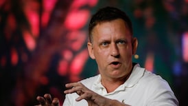 Peter Thiel, el fundador de PayPal que se reunió con Milei, sorprendió en un torneo de ajedrez en Almagro Peter Thiel, el fundador de PayPal que se reunió con Milei, sorprendió en un torneo de ajedrez en Almagro