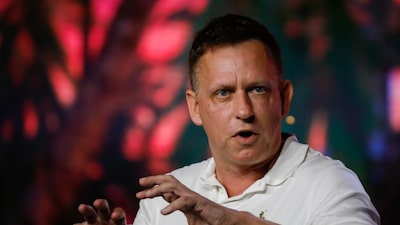 Peter Thiel, el fundador de PayPal que se reunió con Milei, sorprendió en un torneo de ajedrez en Almagro Peter Thiel, el fundador de PayPal que se reunió con Milei, sorprendió en un torneo de ajedrez en Almagro