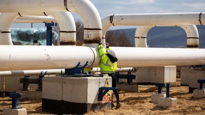 EUA fecham acordo para ajudar Europa a substituir importações de gás russo EUA fecham acordo para ajudar Europa a substituir importações de gás russo