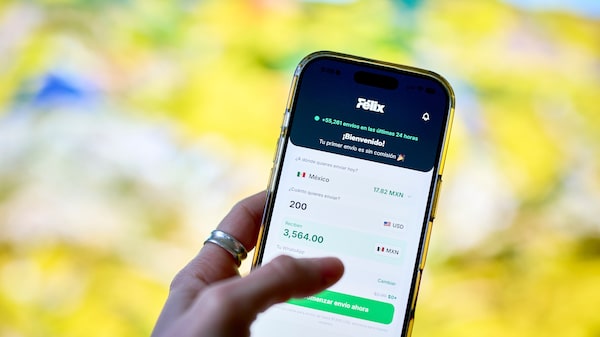 El efectivo pierde su corona en el mayor corredor financiero del mundo El efectivo pierde su corona en el mayor corredor financiero del mundo