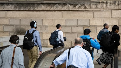 La Casa Blanca busca atraer a negociadores de Wall Street con salarios de hasta US$400.000 La Casa Blanca busca atraer a negociadores de Wall Street con salarios de hasta US$400.000