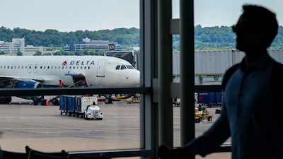 Delta apuesta a que los pasajeros cambiarán sus beneficios premium por un mejor asiento Delta apuesta a que los pasajeros cambiarán sus beneficios premium por un mejor asiento