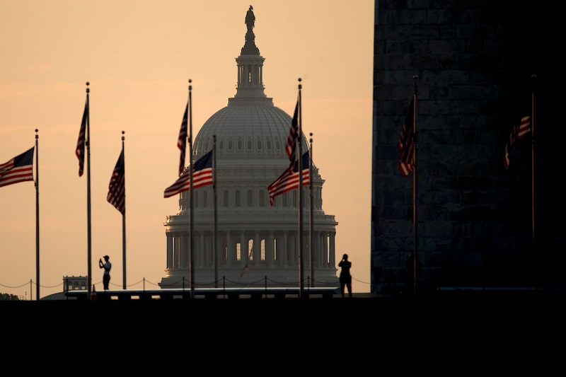 El déficit de US$1,52 billones para los 10 meses hasta julio fue un 6% inferior al del mismo periodo del año pasado, según mostraron los datos del Departamento del Tesoro publicados el miércoles. El déficit de US$1,52 billones para los 10 meses hasta julio fue un 6% inferior al del mismo periodo del año pasado, según mostraron los datos del Departamento del Tesoro publicados el miércoles.