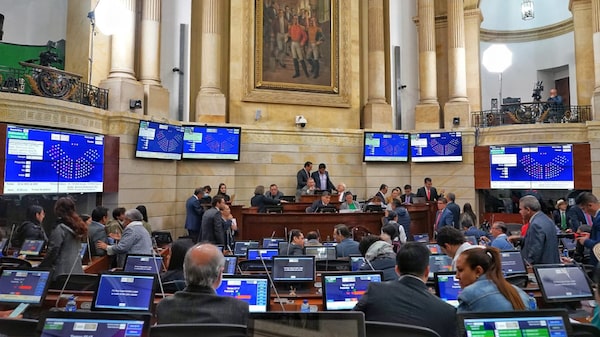 Senado aprobó el informe de conciliación de la reforma tributaria Senado aprobó el informe de conciliación de la reforma tributaria
