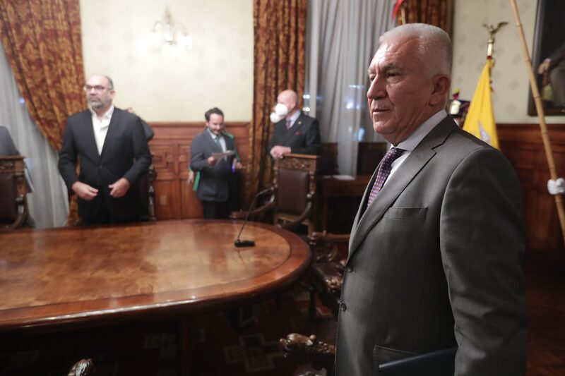 El presidente posesionó este 26 de abril a Luis Lara como ministro de Defensa. El presidente posesionó este 26 de abril a Luis Lara como ministro de Defensa.