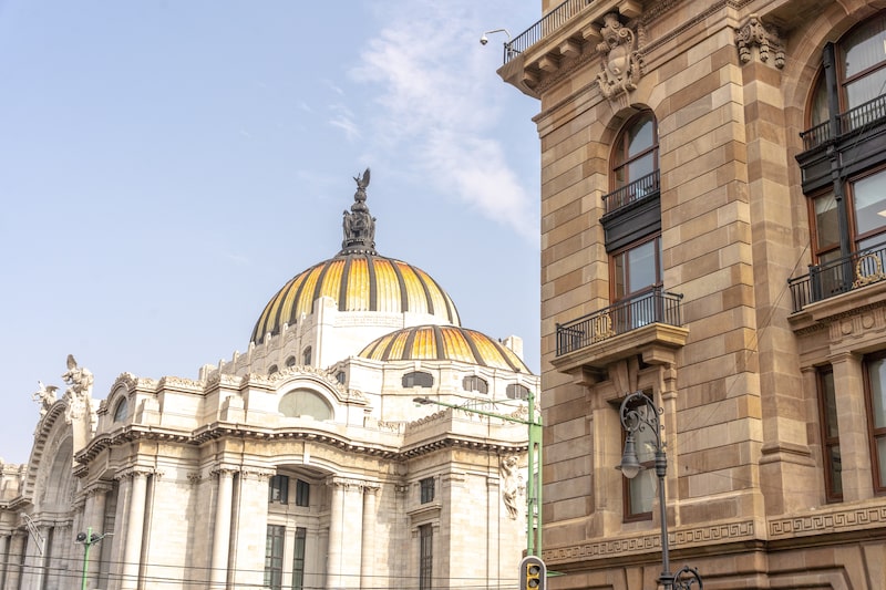 The Bank of Mexico (Banxico) headquarters, right, in Mexico City, Mexico, on Monday, Aug. 25, 2025. The event is commemorating the 100th anniversary of the founding of the Bank of Mexico. Photographer: Alejandro Cegarra/Bloomberg The Bank of Mexico (Banxico) headquarters, right, in Mexico City, Mexico, on Monday, Aug. 25, 2025. The event is commemorating the 100th anniversary of the founding of the Bank of Mexico. Photographer: Alejandro Cegarra/Bloomberg