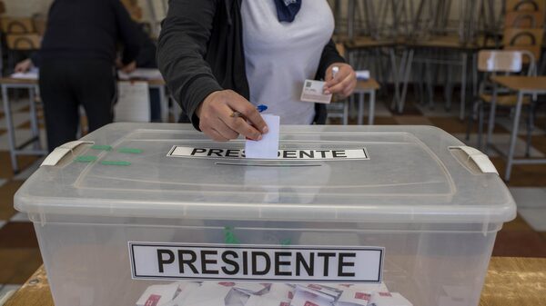 Elecciones Chile 2025: qué está en juego para la economía, el empleo y la desigualdad Elecciones Chile 2025: qué está en juego para la economía, el empleo y la desigualdad