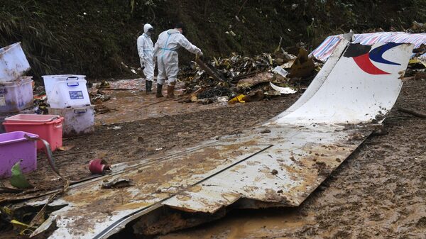 Expertos de EE.UU. viajan a China para investigar accidente de Boeing 737 Expertos de EE.UU. viajan a China para investigar accidente de Boeing 737