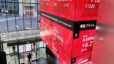 Acciones asiáticas abren al alza con Japón impulsado por un yen más débil Acciones asiáticas abren al alza con Japón impulsado por un yen más débil