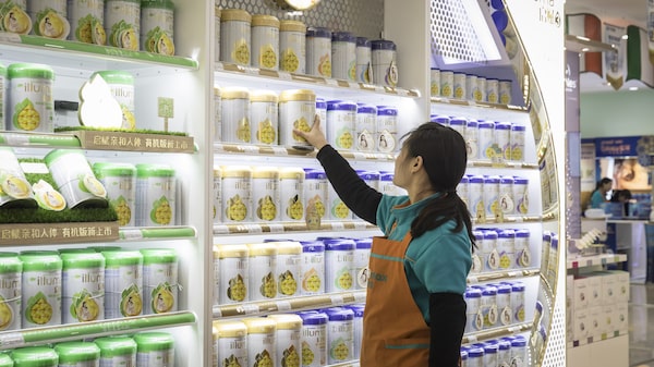 Recall mundial de fórmula infantil desafia plano de renovação de novo CEO da Nestlé Recall mundial de fórmula infantil desafia plano de renovação de novo CEO da Nestlé