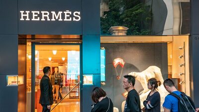 Herdeiro da Hermès é alvo de processo de US$ 1,3 bi por suposta quebra de acordo Herdeiro da Hermès é alvo de processo de US$ 1,3 bi por suposta quebra de acordo