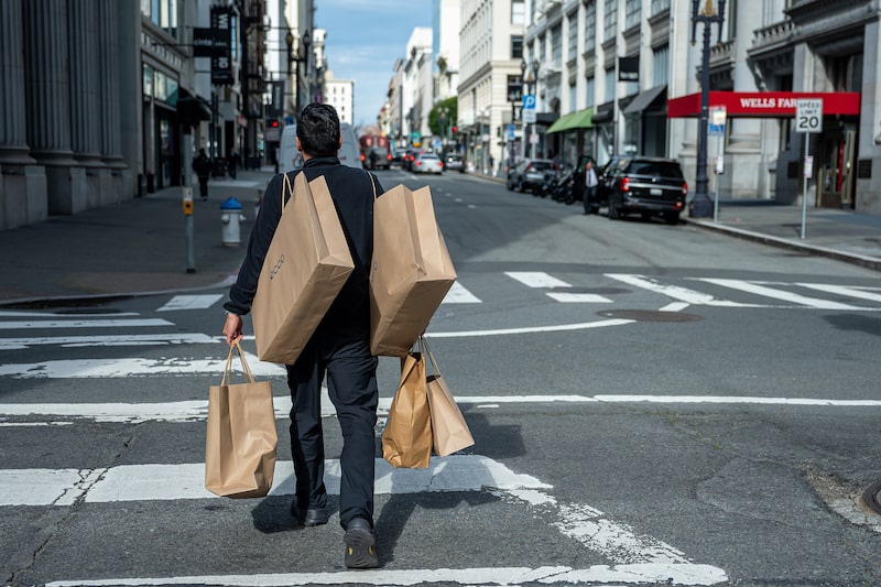 Shoppers Ahead Of Personal Consumption Figures Release Shoppers Ahead Of Personal Consumption Figures Release