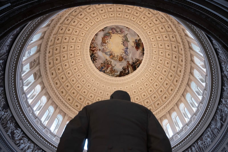 El bitcoin subió hasta un 1,5% hasta casi los US$118.214 tras la publicación de Trump en Truth Social. El bitcoin subió hasta un 1,5% hasta casi los US$118.214 tras la publicación de Trump en Truth Social.