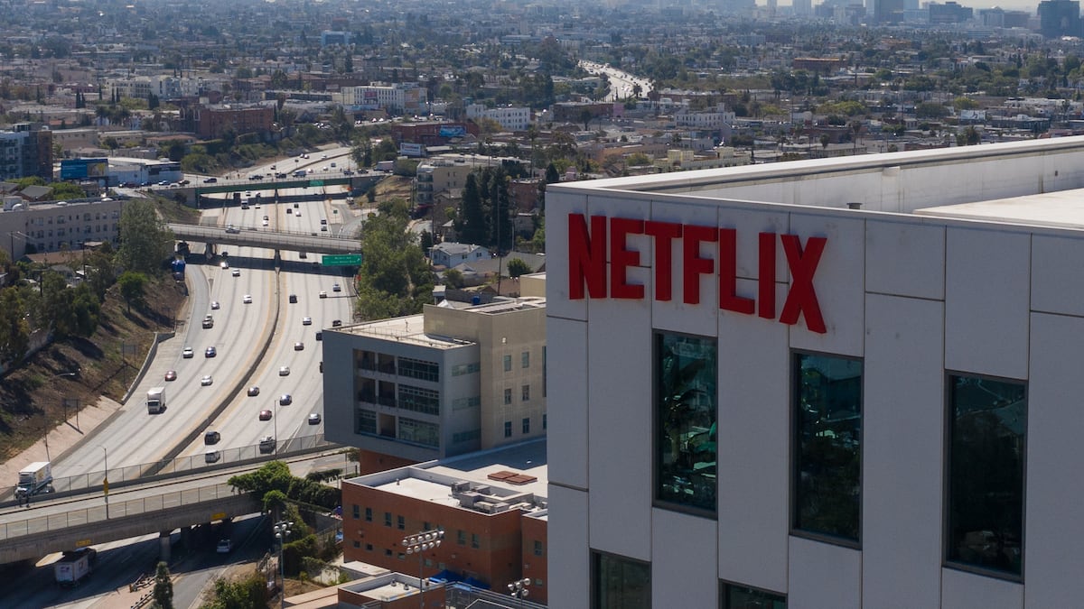 ¿Netflix a US$100? Analistas ven razones para invertir tras alza en precios de suscripción