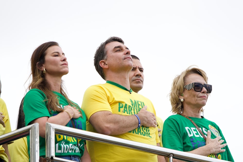 Lula e Flávio dão largada a campanhas presidenciais em seus redutos políticos Lula e Flávio dão largada a campanhas presidenciais em seus redutos políticos