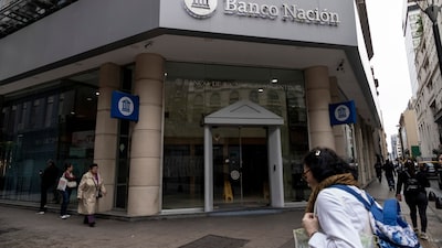 Bancos argentinos acumulan liquidez antes de elecciones del domingo Bancos argentinos acumulan liquidez antes de elecciones del domingo