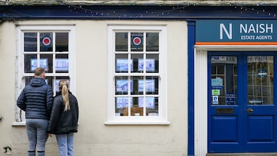 El ‘Banco de Mamá y Papá' en Reino Unido regala US$36.000 millones para que sus hijos compren casa El ‘Banco de Mamá y Papá' en Reino Unido regala US$36.000 millones para que sus hijos compren casa