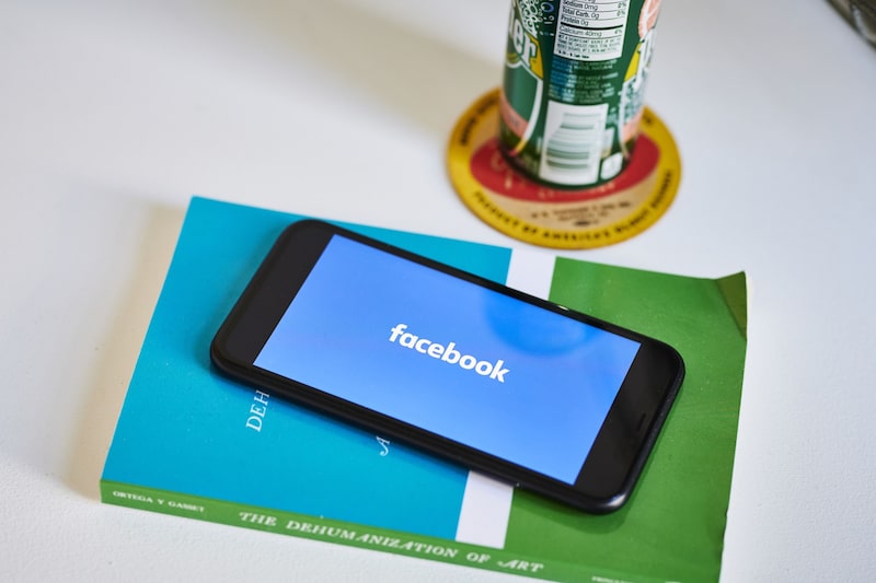 El menor interés de Facebook por el podcasting es una decepción para algunos miembros del sector, ya que la escala de su plataforma ofrece una gran audiencia potencial El menor interés de Facebook por el podcasting es una decepción para algunos miembros del sector, ya que la escala de su plataforma ofrece una gran audiencia potencial