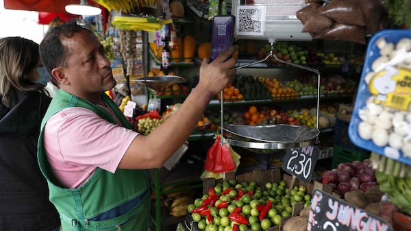 Consumer Prices in Peru Fall Below 8%, Supporting Central Bank Ambitions Consumer Prices in Peru Fall Below 8%, Supporting Central Bank Ambitions