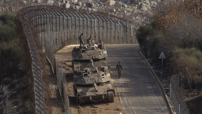 Israel intensifica ataques aéreos na Síria após queda de Bashar Al-Assad Israel intensifica ataques aéreos na Síria após queda de Bashar Al-Assad