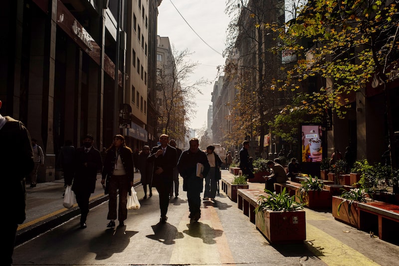 Regulador de pensiones de Chile establece límite a los swaps que impulsaron retornos Regulador de pensiones de Chile establece límite a los swaps que impulsaron retornos