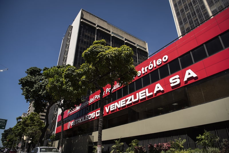 El edificio de Petróleos de Venezuela SA en Caracas, Venezuela. Fotógrafo: Bloomberg. El edificio de Petróleos de Venezuela SA en Caracas, Venezuela. Fotógrafo: Bloomberg.