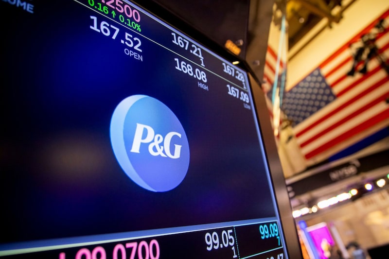 Señalización de Procter & Gamble Co. en el parqué de la Bolsa de Nueva York (NYSE), en Nueva York (EE.UU.), el martes 31 de diciembre de 2024. Señalización de Procter & Gamble Co. en el parqué de la Bolsa de Nueva York (NYSE), en Nueva York (EE.UU.), el martes 31 de diciembre de 2024.