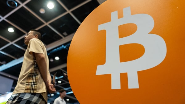 A volta das ‘baleias’: grandes investidores compram 2,8 bi em bitcoin após quedas A volta das ‘baleias’: grandes investidores compram 2,8 bi em bitcoin após quedas