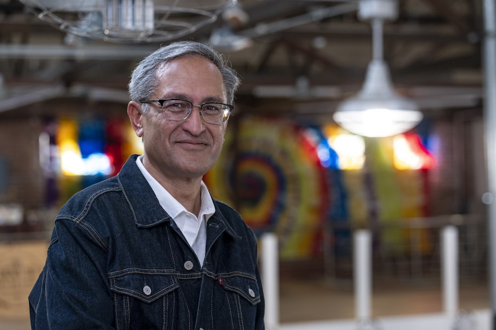 Harmit Singh, director financiero de Levi Strauss & Co., en la sede central de la empresa en San Francisco, California (EE. UU.), en octubre de 2021. Fotógrafo: David Paul Morris/Bloomberg Harmit Singh, director financiero de Levi Strauss & Co., en la sede central de la empresa en San Francisco, California (EE. UU.), en octubre de 2021. Fotógrafo: David Paul Morris/Bloomberg