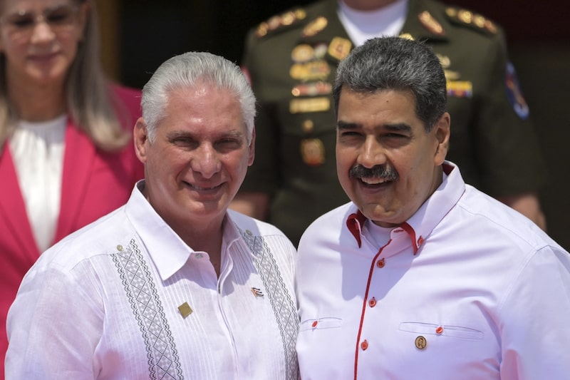 Miguel Díaz-Canel y Nicolás Maduro en el Palacio Miraflores de Caracas en abril de 2024. Foto: Juan Barreto/AFP/Getty Images Miguel Díaz-Canel y Nicolás Maduro en el Palacio Miraflores de Caracas en abril de 2024. Foto: Juan Barreto/AFP/Getty Images