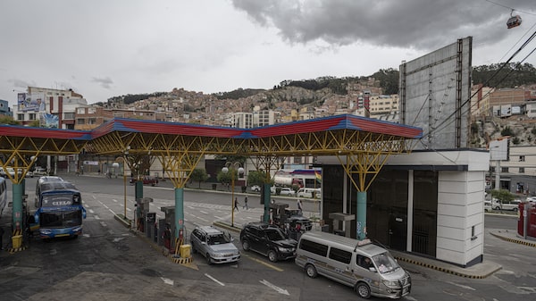 Bolivia suspende contratos con Vitol y Trafigura por problemas de calidad de la gasolina Bolivia suspende contratos con Vitol y Trafigura por problemas de calidad de la gasolina