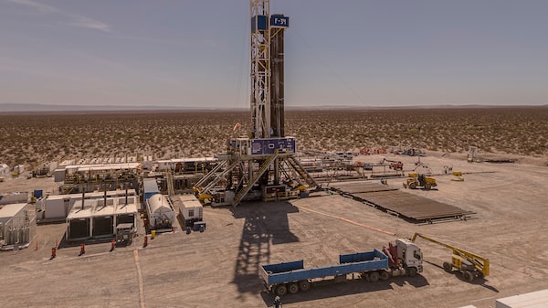 Vaca Muerta: petroleras ponen US$410 millones sobre la mesa para quedarse con ocho áreas nuevas Vaca Muerta: petroleras ponen US$410 millones sobre la mesa para quedarse con ocho áreas nuevas