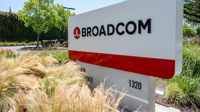 Broadcom y Apple amplían su alianza hasta 2031 para desarrollar chips personalizados Broadcom y Apple amplían su alianza hasta 2031 para desarrollar chips personalizados