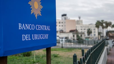 Uruguay mantiene su tasa de interés en 5,75% mientras la inflación sigue por debajo del objetivo Uruguay mantiene su tasa de interés en 5,75% mientras la inflación sigue por debajo del objetivo