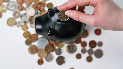 Poupar ou investir, qual é a melhor opção? Poupar ou investir, qual é a melhor opção?