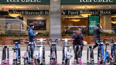 Crise bancária mostrou como não agir se o plano é acalmar clientes e acionistas Crise bancária mostrou como não agir se o plano é acalmar clientes e acionistas