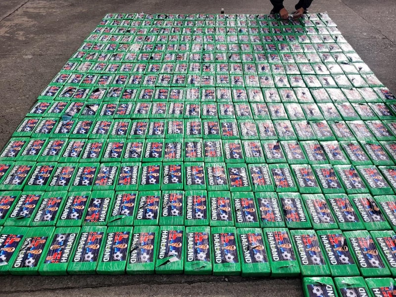 Ladrillos de cocaína con la imagen de Halland sorprenden a la Policía de Ecuador Ladrillos de cocaína con la imagen de Halland sorprenden a la Policía de Ecuador