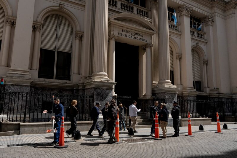 El Banco Central de Argentina en el distrito financiero de Buenos Aires. Fotógrafo: Anita Pouchard Serra/Bloomberg. El Banco Central de Argentina en el distrito financiero de Buenos Aires. Fotógrafo: Anita Pouchard Serra/Bloomberg.