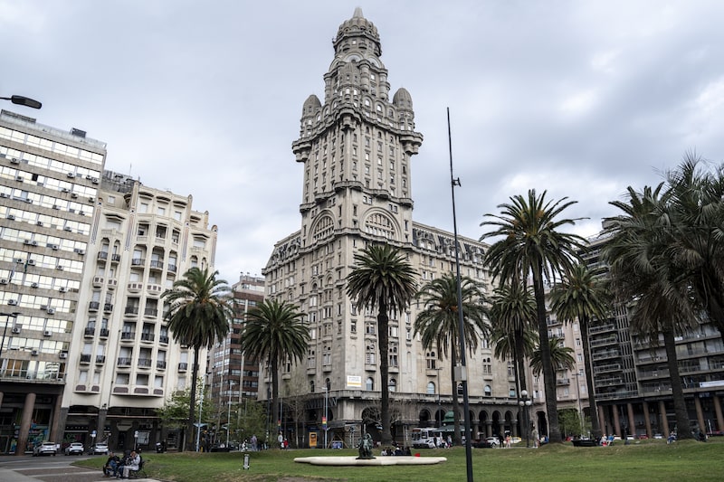 Palacio Salvo en Montevideo, Uruguay. Fotógrafo: Mauricio Zina/Bloomberg. Palacio Salvo en Montevideo, Uruguay. Fotógrafo: Mauricio Zina/Bloomberg.