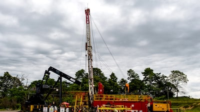 De la Espriella planea revertir la política antipetróleo de Gustavo Petro De la Espriella planea revertir la política antipetróleo de Gustavo Petro