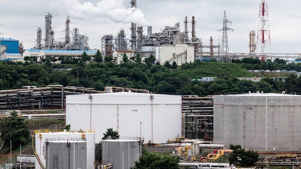 El petróleo baja ligeramente ante el aumento de la OPEP y el dólar se mantiene estable: resumen de los mercados El petróleo baja ligeramente ante el aumento de la OPEP y el dólar se mantiene estable: resumen de los mercados
