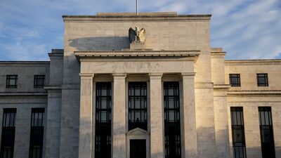 Fed deve demitir até 2.500 funcionários para reduzir equipe em cerca de 10% Fed deve demitir até 2.500 funcionários para reduzir equipe em cerca de 10%