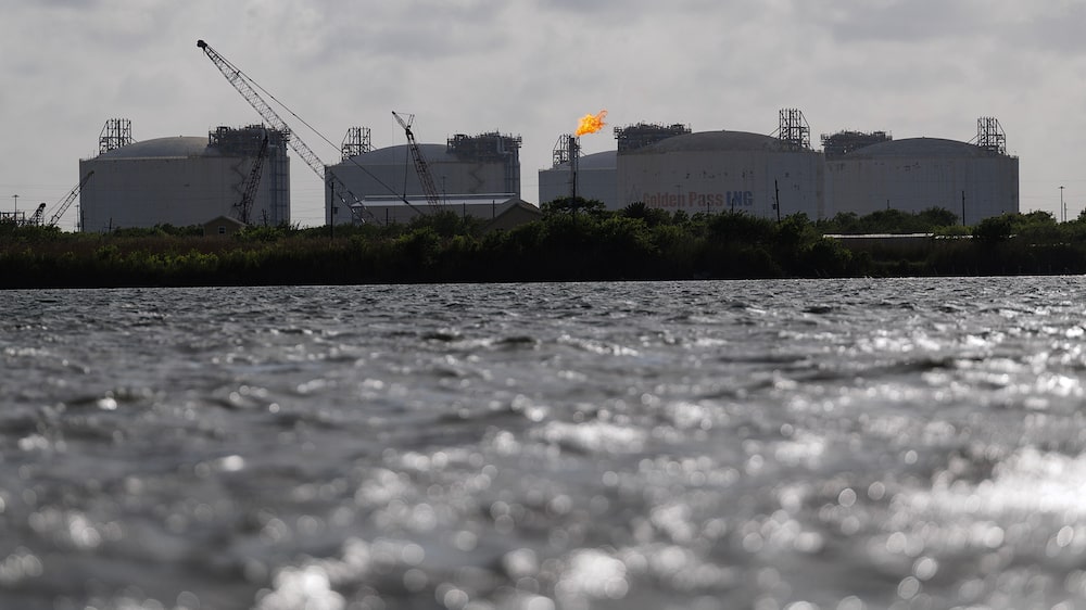 La crisis en el estrecho de Ormuz no ha frenado la demanda ya que los países ricos recurren a sus reservas y pagan más para garantizar el suministro. La crisis en el estrecho de Ormuz no ha frenado la demanda ya que los países ricos recurren a sus reservas y pagan más para garantizar el suministro.