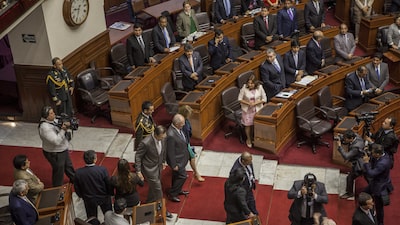 ¿Un presidente sin poder real? Perú agrava su crisis ante un Congreso muy poderoso ¿Un presidente sin poder real? Perú agrava su crisis ante un Congreso muy poderoso