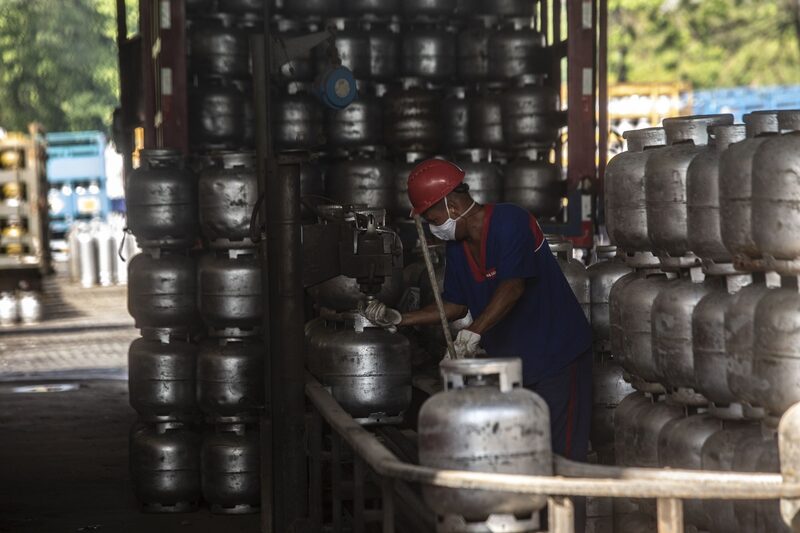 Combustíveis impulsionam aumento de preços Combustíveis impulsionam aumento de preços