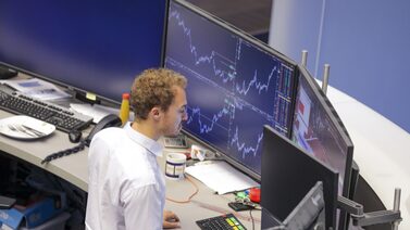 Acciones europeas caen con fuerza y el oro marca récord tras amenaza arancelaria de Trump Acciones europeas caen con fuerza y el oro marca récord tras amenaza arancelaria de Trump